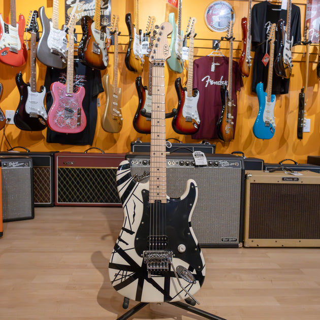 EVH Striped Series Electric Guitar (Black & White) 5107902576