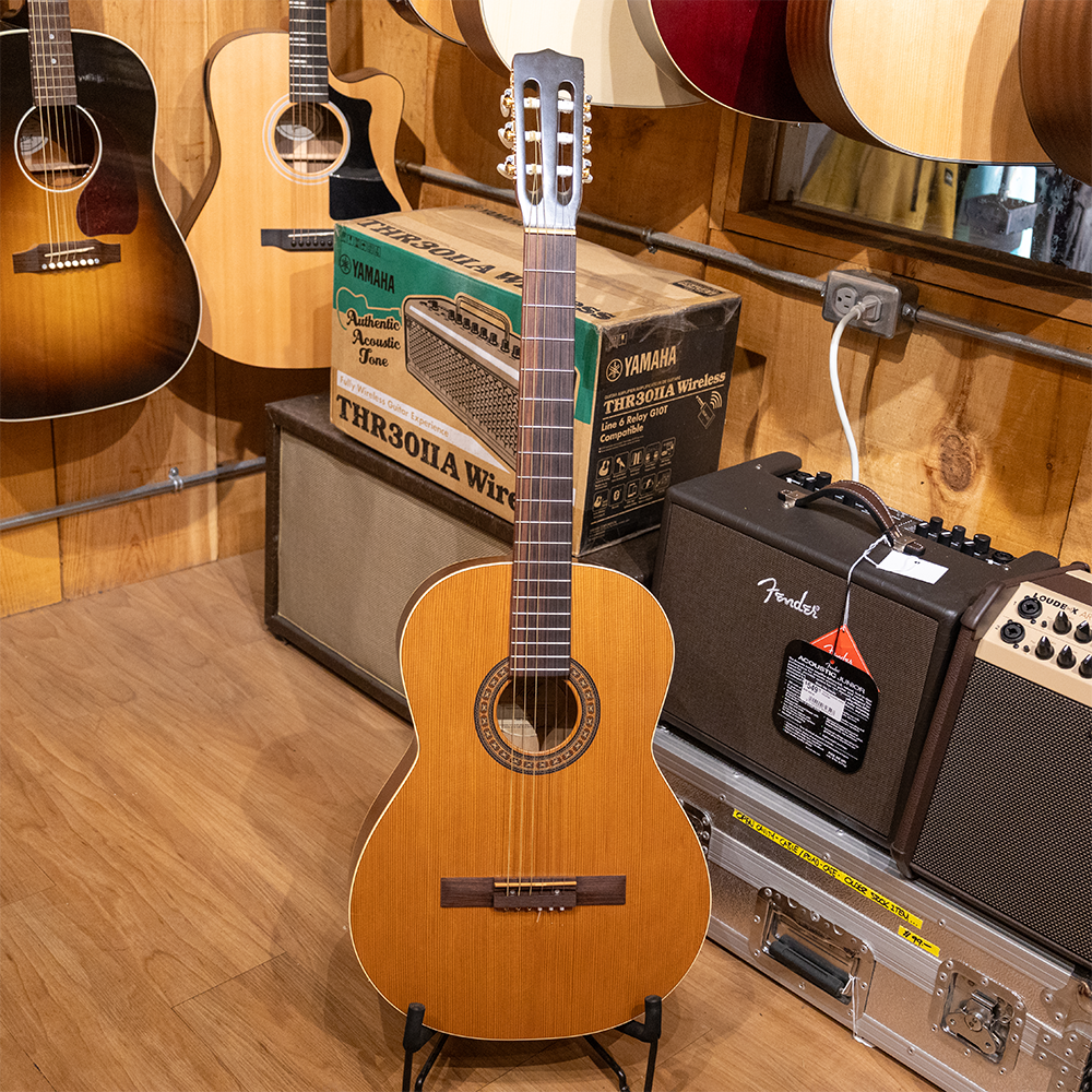 La Patrie - Etude Classical - Cedar w / Mirabella DLX Gig Bag - 2000 - USED