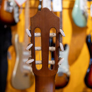 Yamaha C40 Full Size Nylon-String Classical Guitar (Demo)