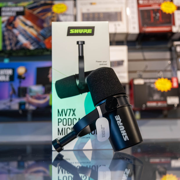 Shure MV7X Podcast XLR Microphone (Demo)