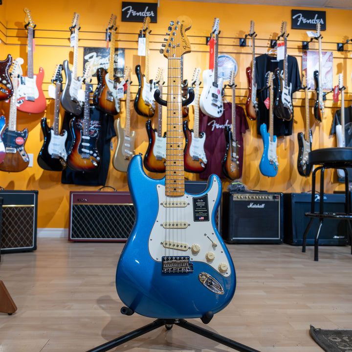 Fender American Vintage II '73 Stratocaster (Lake Placid Blue) Electric Guitar