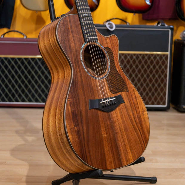 Taylor Guitars 722ce, Hawaiian Koa Top, Hawaiian Koa Back and Sides, West African Crelicam Ebony Fretboard, Expression System ® 2 Electronics, Venetian Cutaway with Taylor Deluxe Hardshell Brown Case