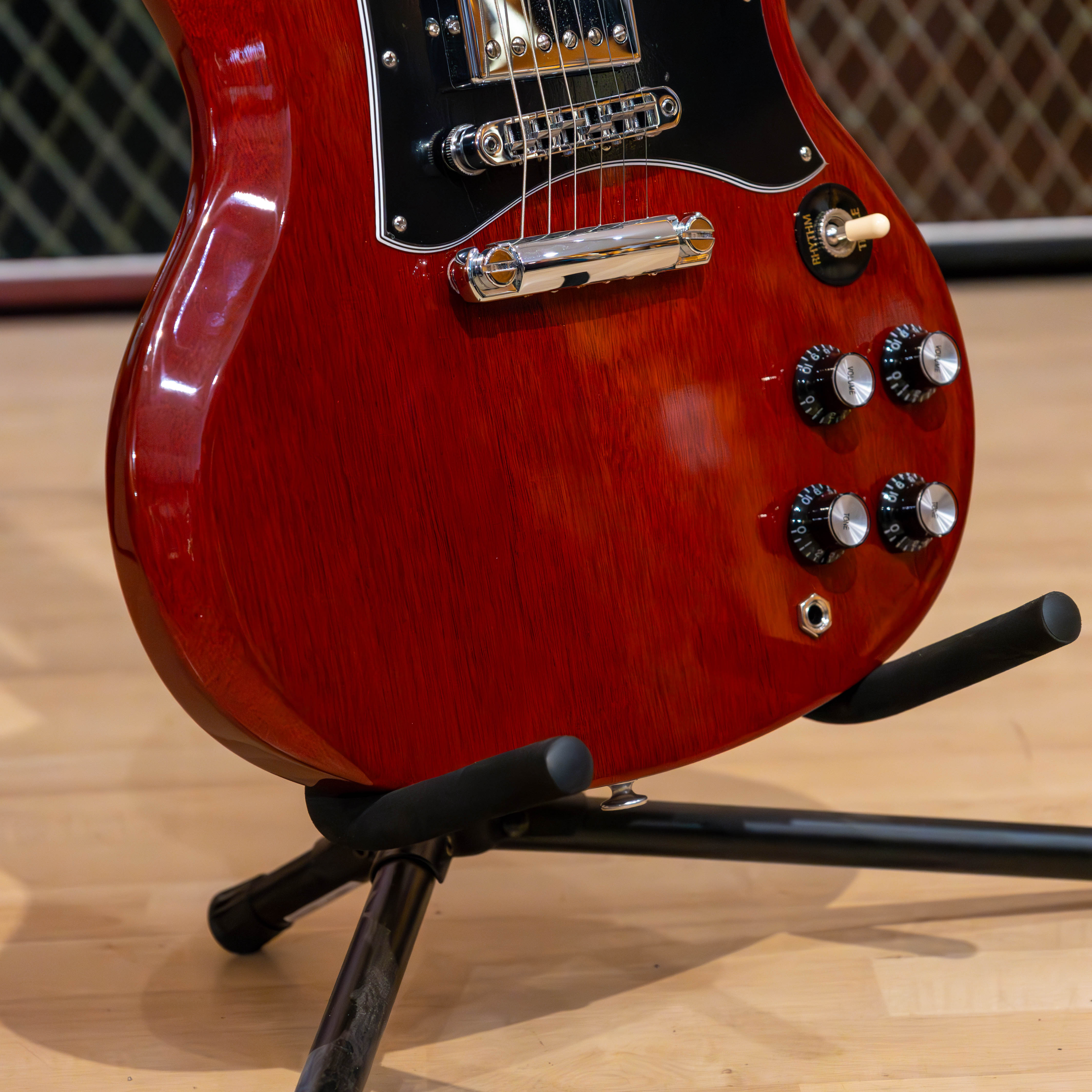 Gibson SG Standard (Heritage Cherry) SGS00HCCH – Music City Canada