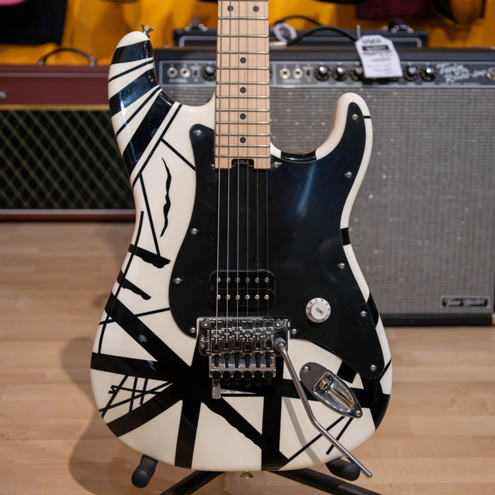 EVH Striped Series Electric Guitar (Black & White) 5107902576