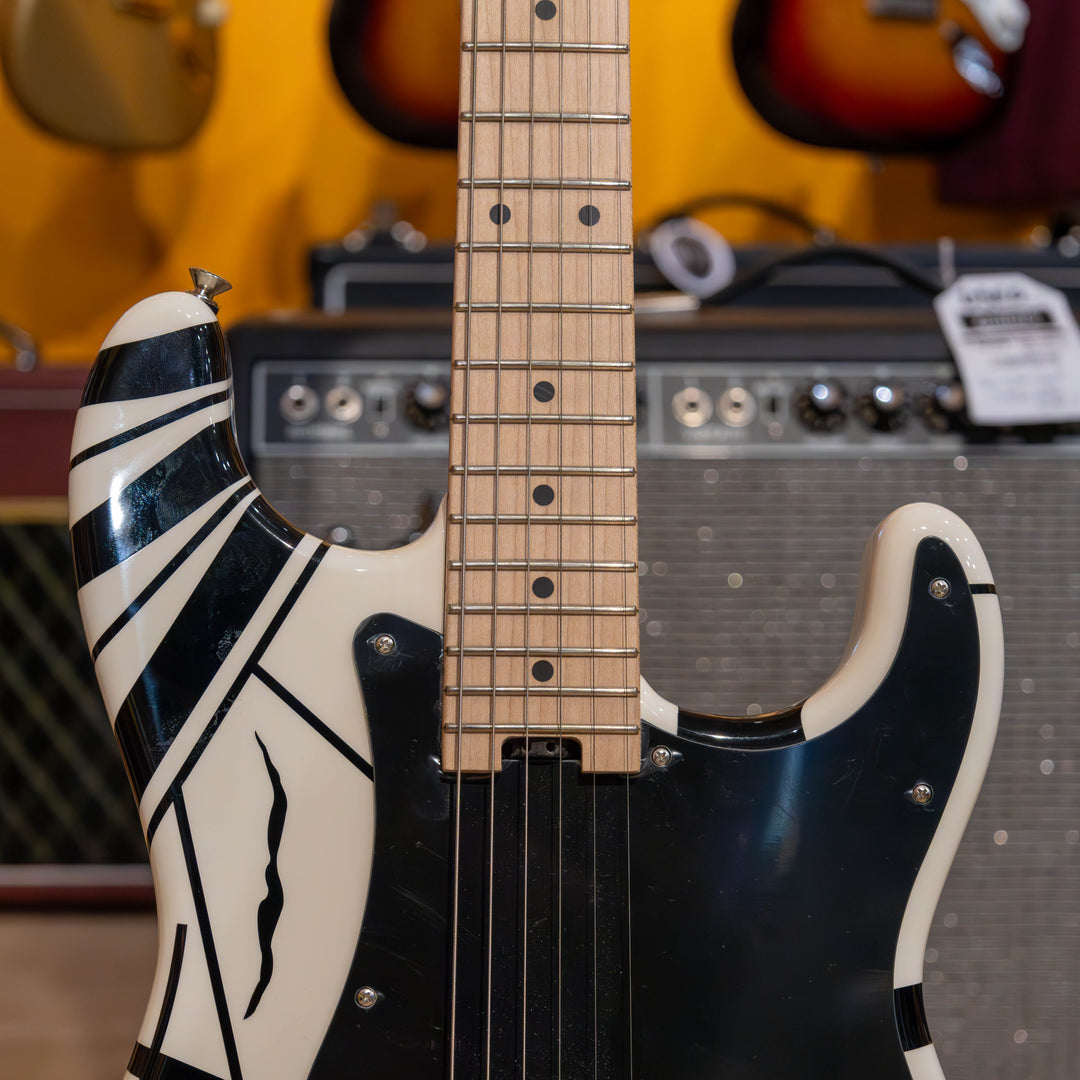 EVH Striped Series Electric Guitar (Black & White) 5107902576