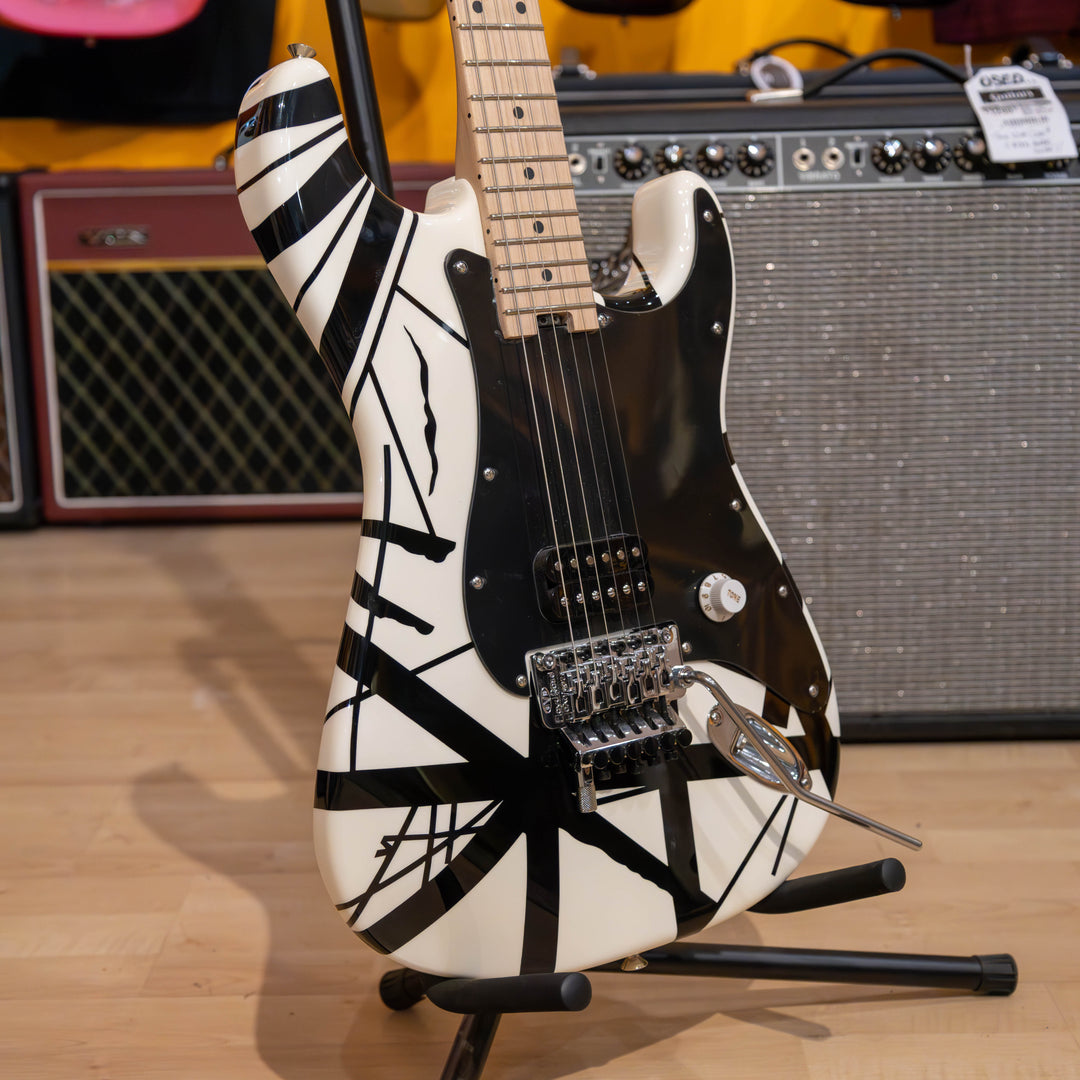 EVH Striped Series Electric Guitar (Black & White) 5107902576