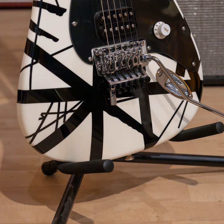 EVH Striped Series Electric Guitar (Black & White) 5107902576