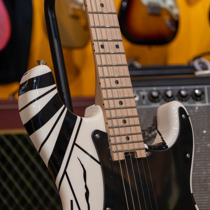 EVH Striped Series Electric Guitar (Black & White) 5107902576