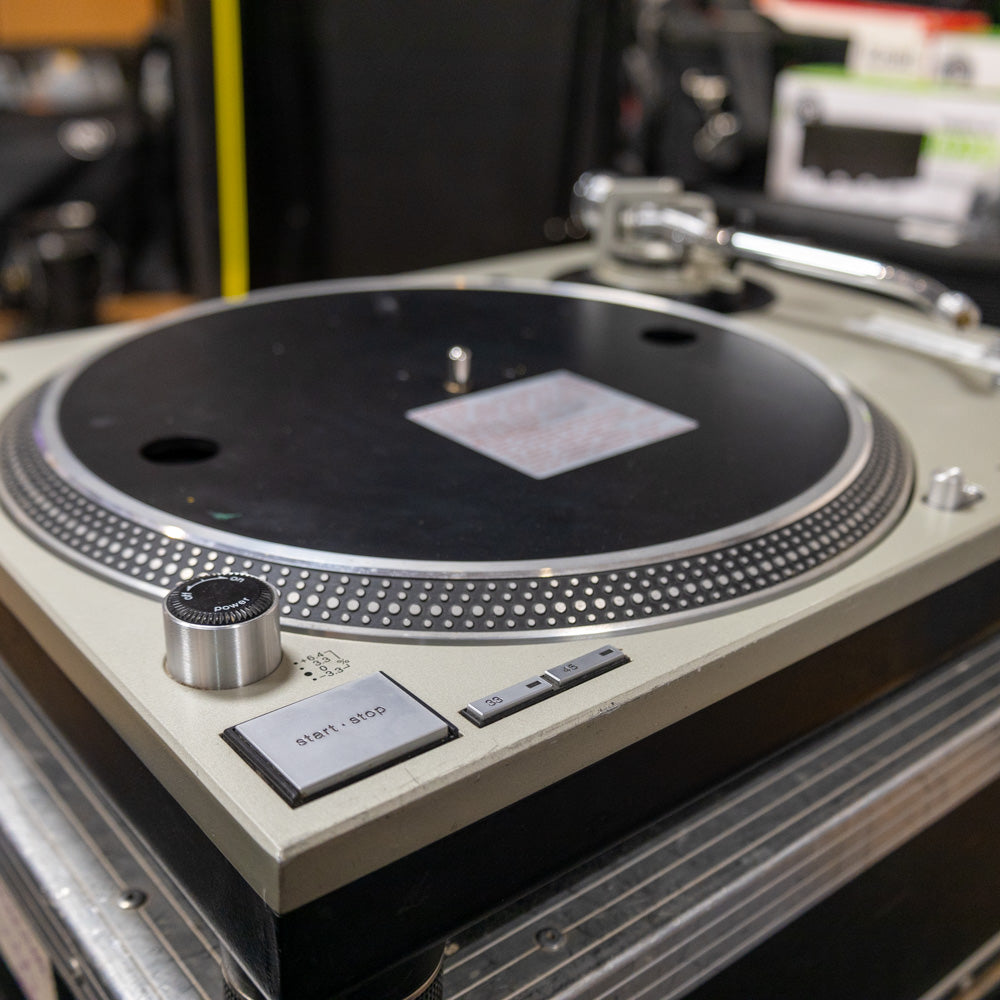 Technics SL-1200 MK5 Turntable Silver SN GE6JE01141 R - Used