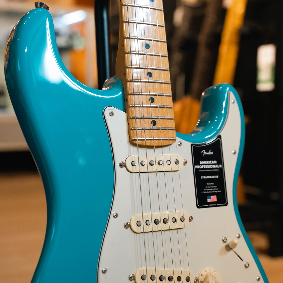 Fender American Professional II Stratocaster Maple Fingerboard (Miami Blue) Electric Guitar