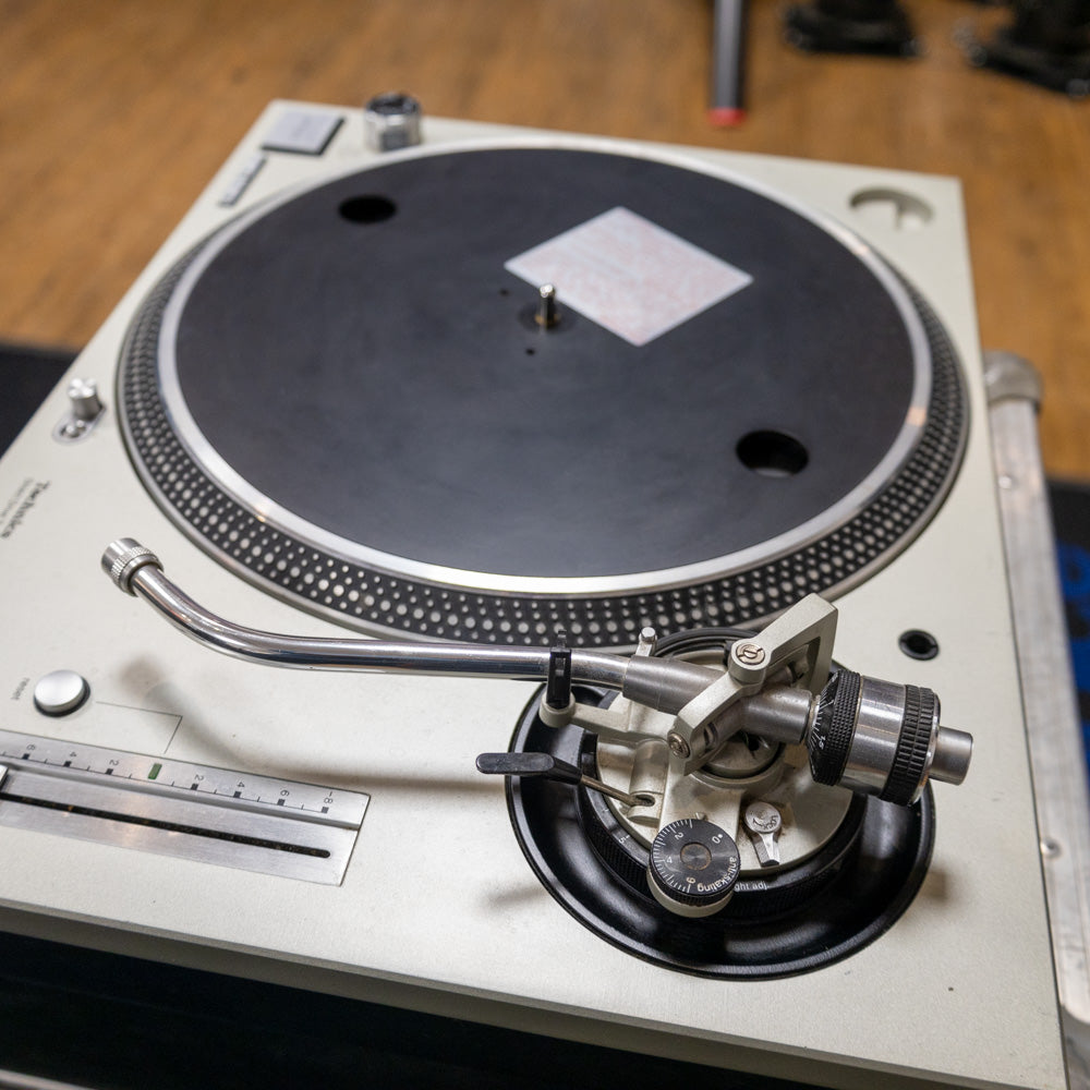 Technics SL-1200 MK5 Turntable Silver SN GE6JE01141 R - Used