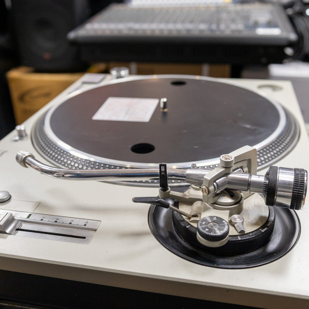 Technics SL-1200 MK5 Turntable Silver SN GE6JE01141 R - Used