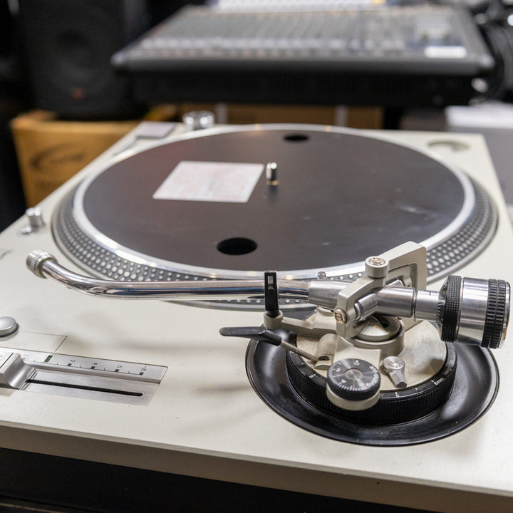 Technics SL-1200 MK5 Turntable Silver SN GE6JE01141 R - Used