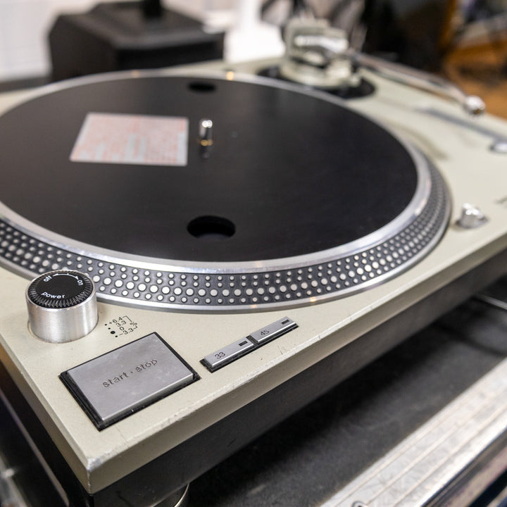 Technics SL-1200 MK5 Turntable Silver SN GE6JE01141 R - Used