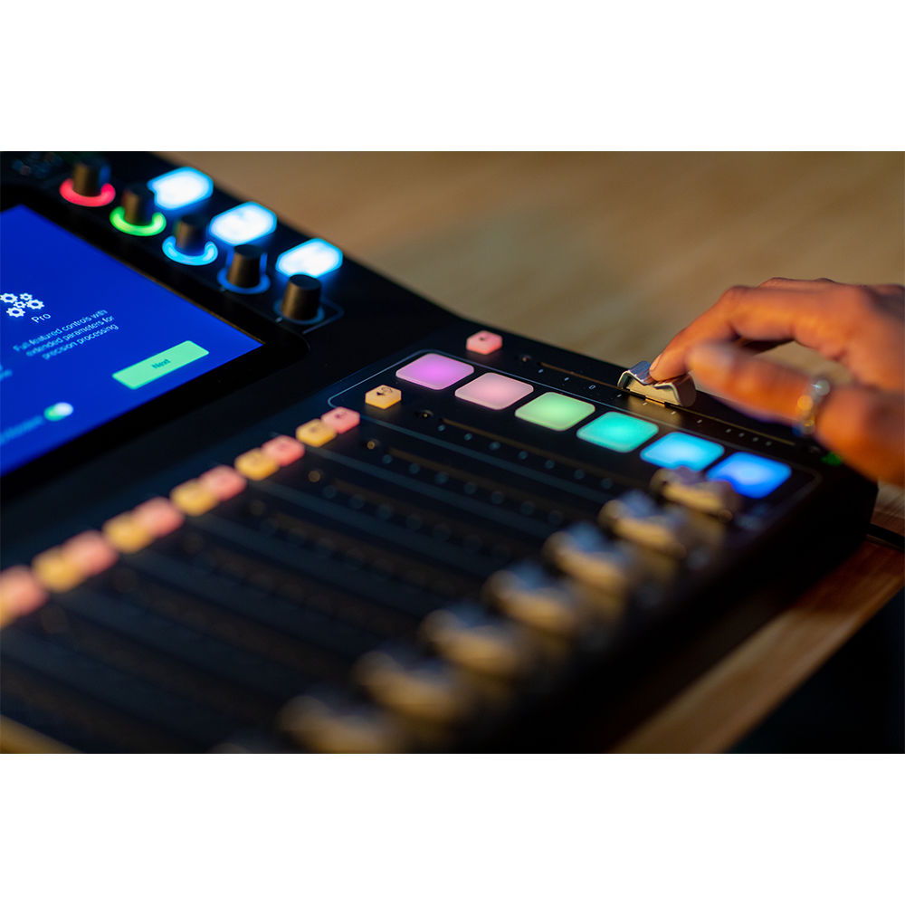 Mackie DLZ Creator Advanced Content Creation Studio with Mix Agent™ Technology