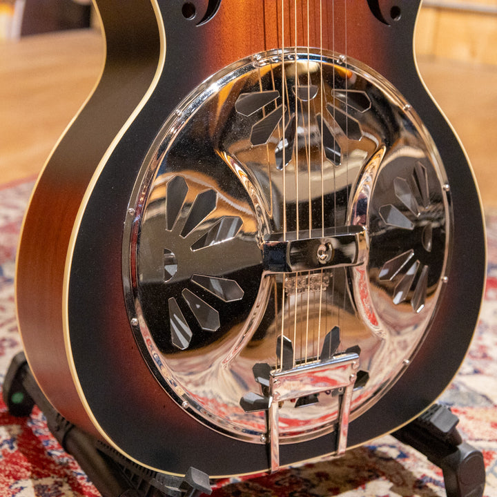 Gretsch - G9230  Bobtail Square Neck Resonator  w / Fishman P-UP & DLX Gig Bag - Used