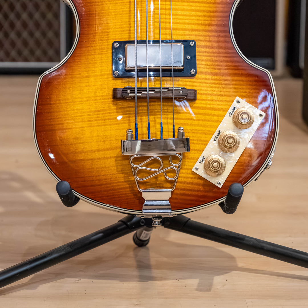 Epiphone - Viola Bass (Sunburst)  w/ Fender Gig Bag - 2014 - USED Electric Bass Guitar