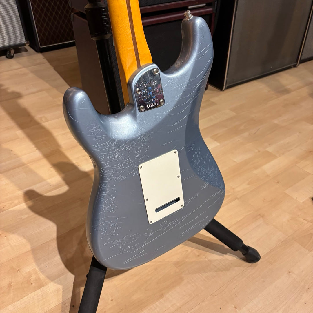 Fender Limited Edition American Ultra Luxe '60s Stratocaster (Ice Blue Metallic)
