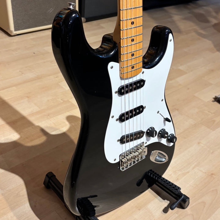 Squier - E Series Standard Strat w/Vintage Fender HD Case (MIJ - Black / Maple - 1986) - USED