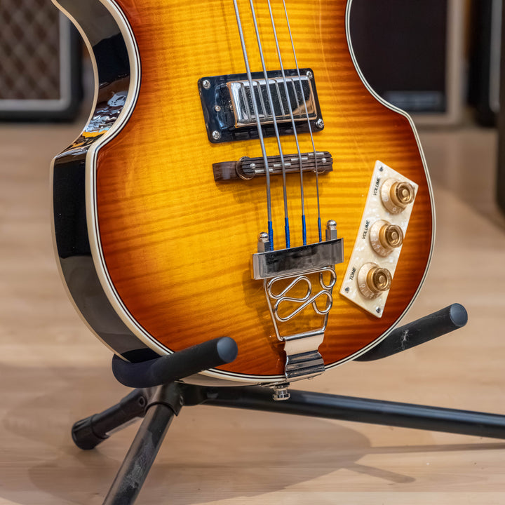 Epiphone - Viola Bass (Sunburst)  w/ Fender Gig Bag - 2014 - USED Electric Bass Guitar