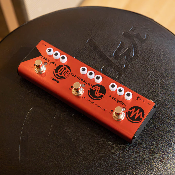 Donner - Alpha Force Delay, Chorus & Distortion  w/9 Volt Power Supply - USED