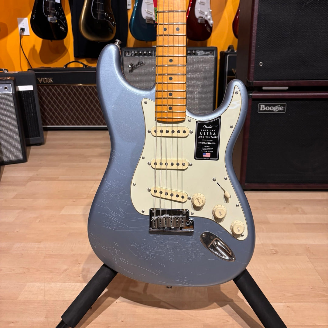 Fender Limited Edition American Ultra Luxe '60s Stratocaster (Ice Blue Metallic)