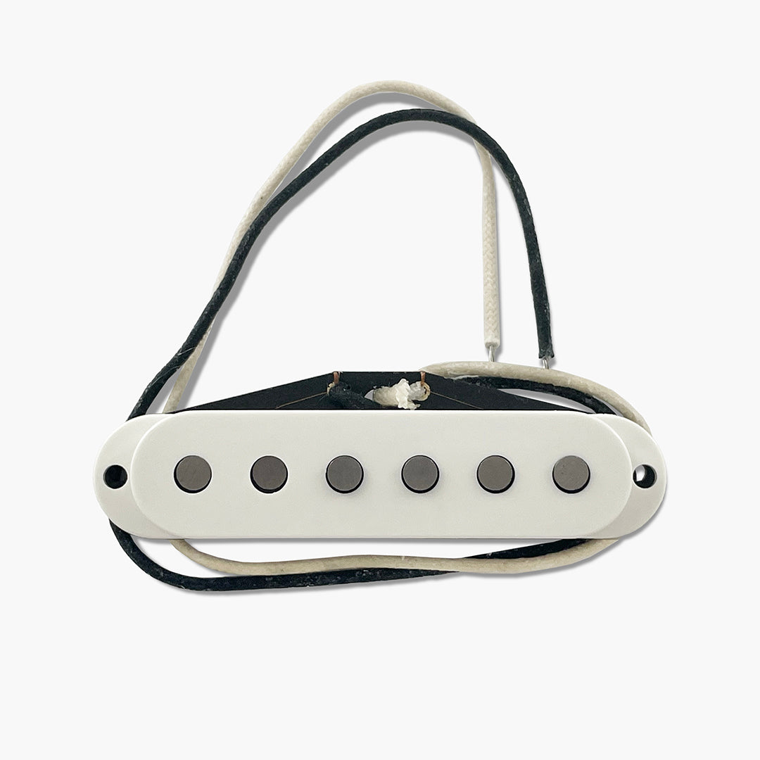 Allparts RZR-10053 Razor® Mangetsu Full Moon Reverse Middle Pickup For Stratocaster® - White