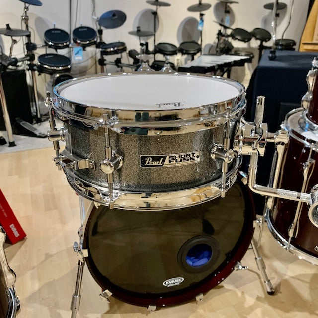 Pearl SFS10C708 -Short Fuse 10''x4.5'' Snare Drum with Mount and Clamp/ Grindstone Sparkle