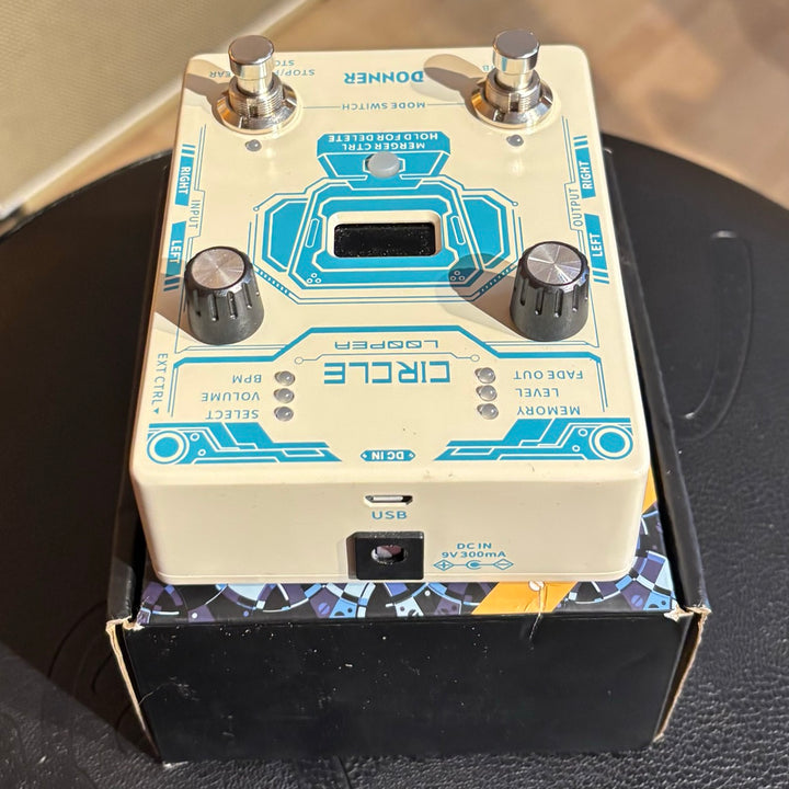 Donner - Circle Looper & Drum Machine Pedal w/ Box & USB Cable - USED