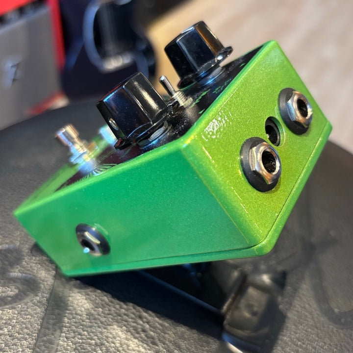 Earthquaker Devices - Hummingbird Tremolo Pedal  w/ Box & User Guide - USED