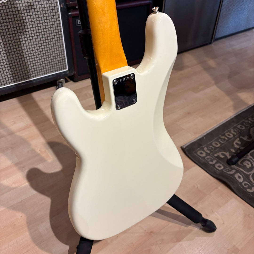 Fender American Vintage - II 1960 Precision Bass® Rosewood Fingerboard -  Olympic White  Electric Bass Guitar (Demo)