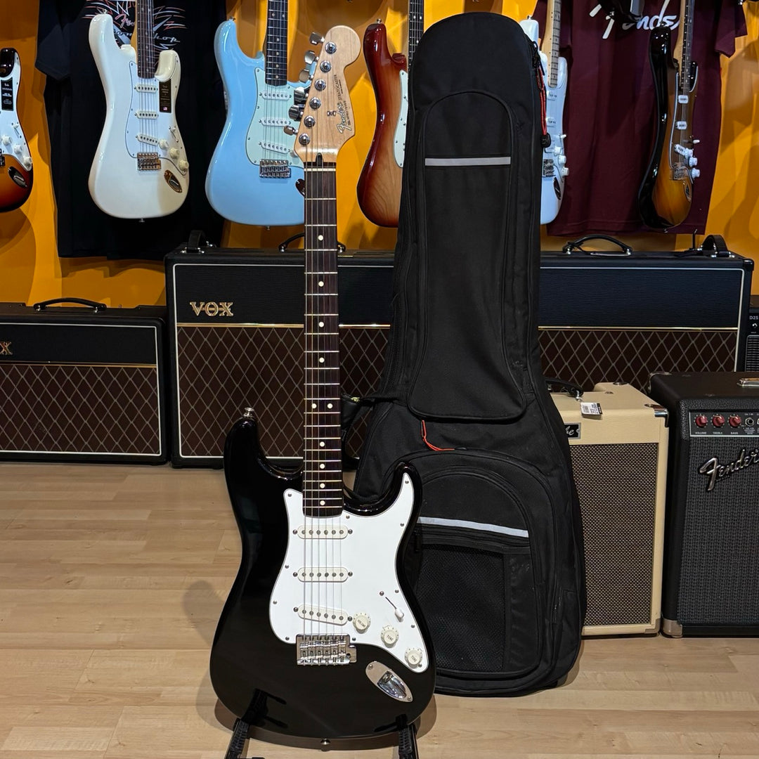 Fender - MIM Standard Stratocaster  w/ DLX Gig Bag (Rosewood-Black-1996) - USED