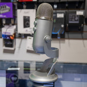 Blue Microphones Yeti Professional Multi-Pattern USB Condenser Microphone - Silver - USED