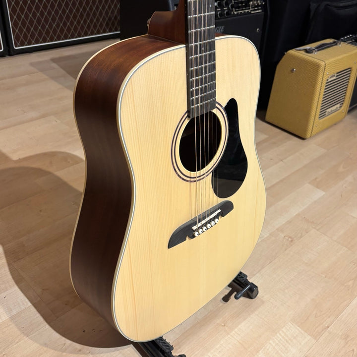Alvarez - RD26 regent 26 Satin Solid Top Starter Pack w/ Bag, Strap, Picks, Cloth & Tuner  (2021) - USED