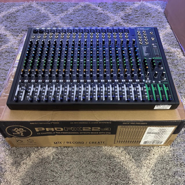 Mackie - Pro FX22- V3- 22 Channel - USB Mixer w/ Factory Box - MINT - USED