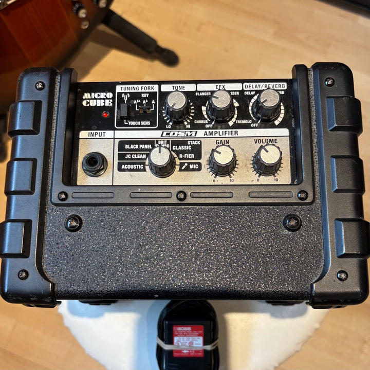 Boss - Micro Cube GX-3 Watt 9V Or Battery Operated GTR Amp w/ PWR Supply & On Board FX - USED