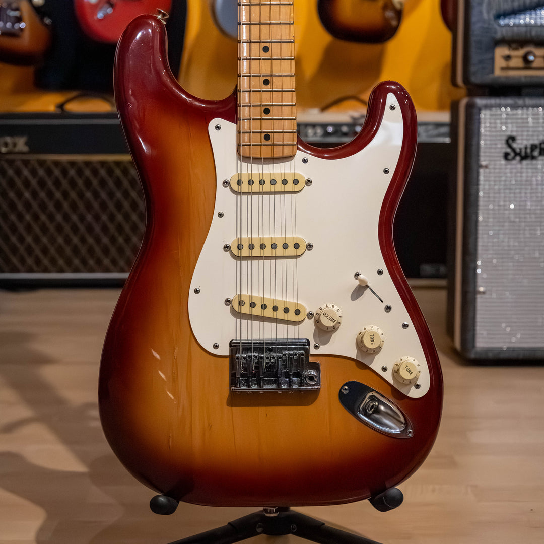 Fender -Dan Smith Era Strat  w/ Freeflyte Trem System - Lightly Modded (Sennia Burst) w/ HD Shell Case (1984) - USED Electric Guitar
