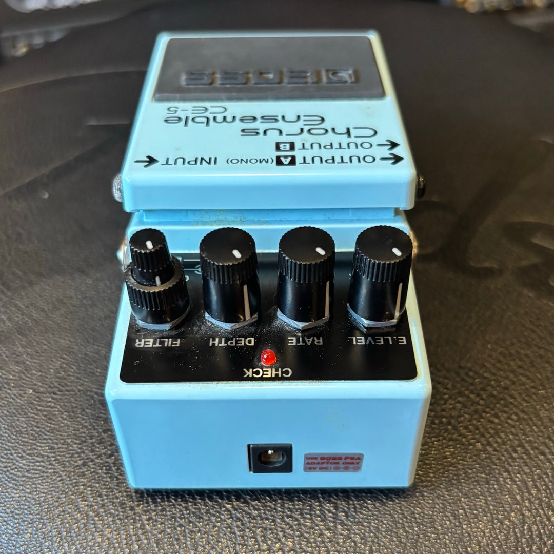 Boss - CE5  Chorus Ensemble Pedal w/ Box & User Guide (Mint-2019) - USED