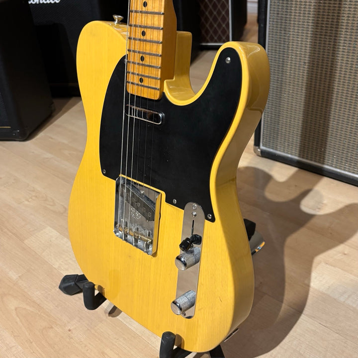 Fender - AVRI '52 Reissue Telecaster (Butterscotch) w/ DLX G&G Tweed Case & Candy (2011) - USED