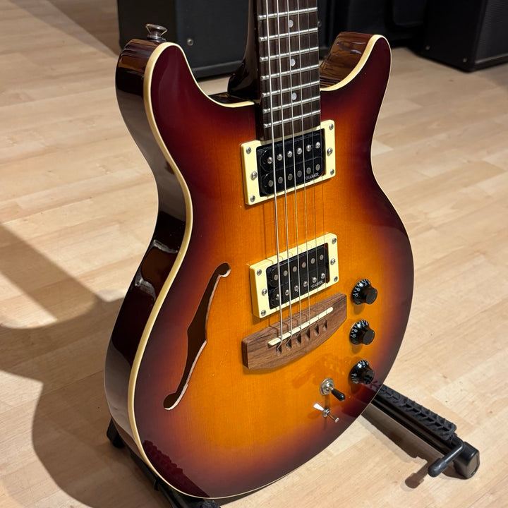 Hamer - Duo Tone Thinline Acoustic  Electric w/ Gig Bag (Tobacco Burst -2003) - USED