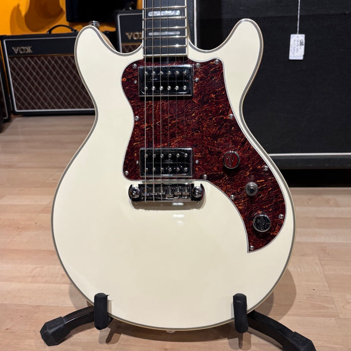 Hagstrom Megin Double Cutaway Electric Guitar with Hard Shell Case (Creme) MEGIN-CRE