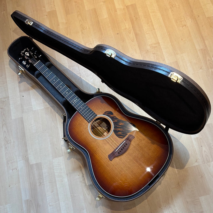 Taylor Gold Label 517e SB Acoustic-Electric Guitar with Case - Sunburst with Fire Stripe Pickguard