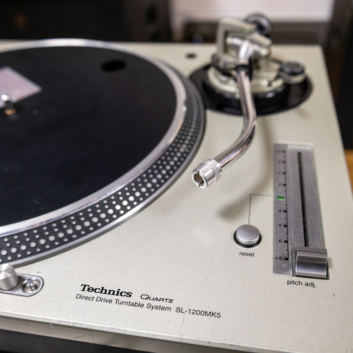 Technics SL-1200 MK5 Turntable Silver SN GE6JE01141 R - Used