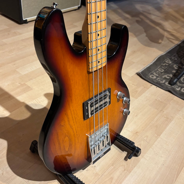 VINTAGE Peavey - T45 Bass  w/ Rouge Valley Bag ( Ash/Maple -3 Tone Sunburst) Early 1980's - USED