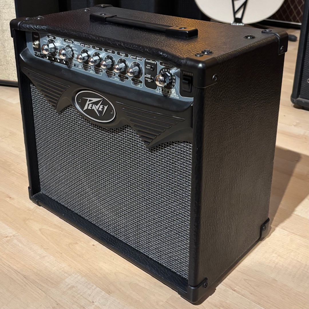 Peavey - VYPYR 15 Solid State Modeling Guitar Combo - 15 Watts w/ FX & User Guide - USED