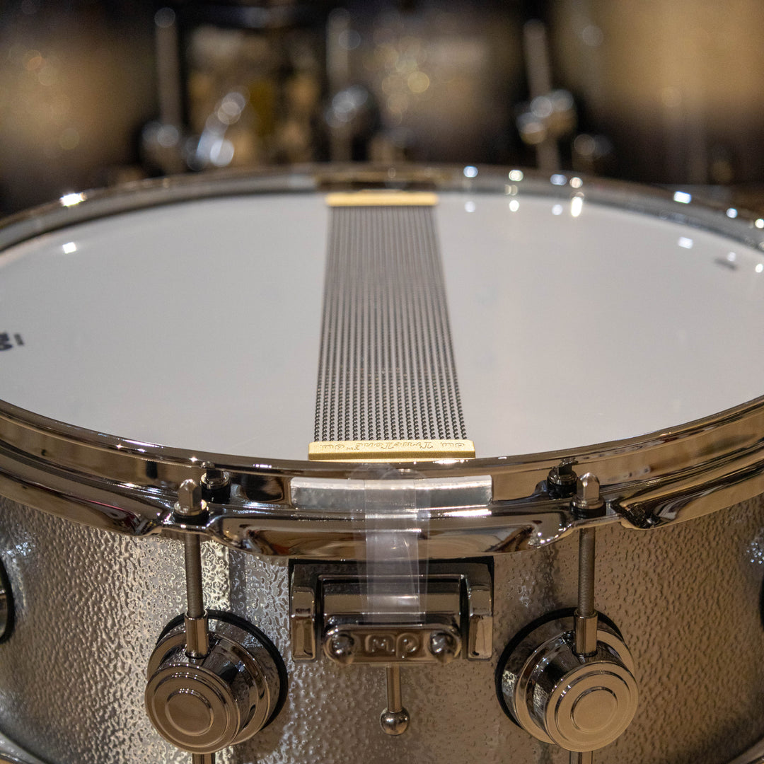 DW Collector’s Series Metal Snare Drum Solid 3mm Aluminum Wrinkle Coat Finish - 5.5x14