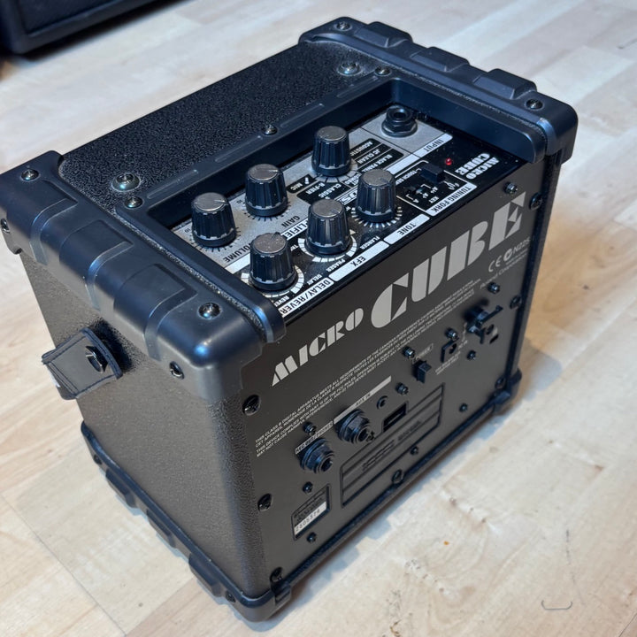 Boss - Micro Cube 3 Watt GTR Amp w/ Onboard FX , Carry Strap & PWR Supply (2004) - USED