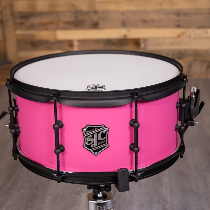 SJC Drums PFS6514FBMMWBJ Pathfinder Snare Drum 6.5x14 - Mad Magenta, Black HW