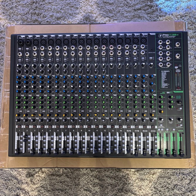 Mackie - Pro FX22- V3- 22 Channel - USB Mixer w/ Factory Box - MINT - USED