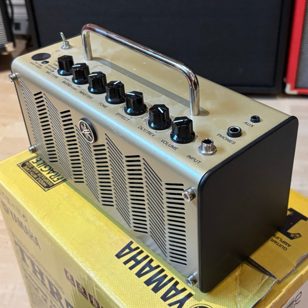 Yamaha - THR5A  - 10 Watt Acoustic Guitar Desktop Amplifier w/ Box, PS & User Guide - USED
